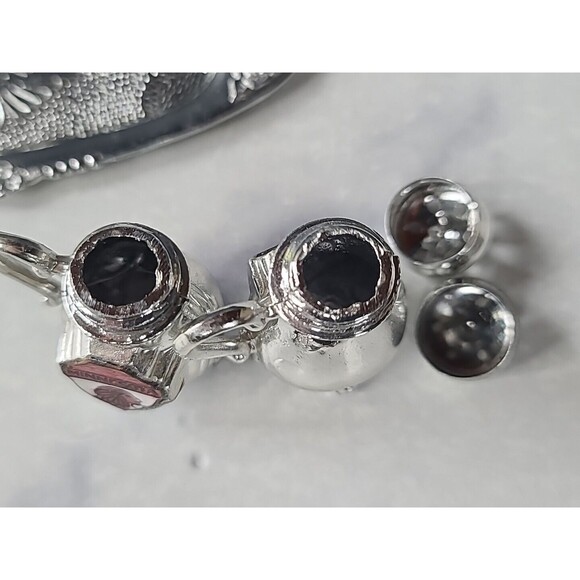 Vintage Metal Salt And Pepper Shakers Souvenir From Minnesota, READ FAIR - Picture 9 of 10